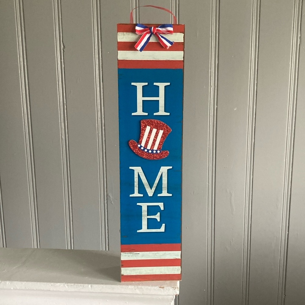 NWT Vertical Wooden HOME 🎩 Patriotic Hanging Decoration Sign